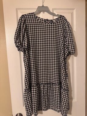 H&M Black and White Gingham Puff Sleeve Dress